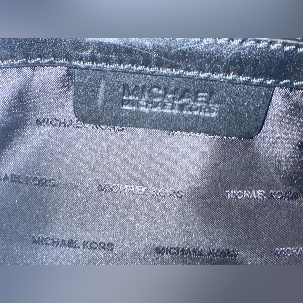 Michael Kors Selma Bag w/Diamond Grommets & MK Quilted Long Wallet MSRP: $558 - Picture 12 of 16